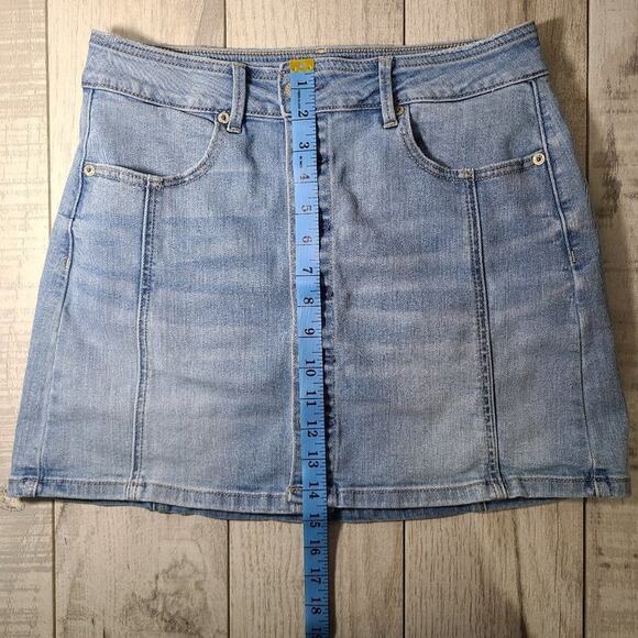 American Eagle Denim Mini Skirt Button Front Light Wash Casual Womens Size 6 - Picture 13 of 13